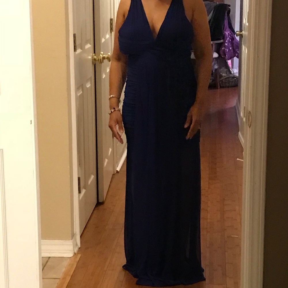 Formal dress - Picture 3 of 5